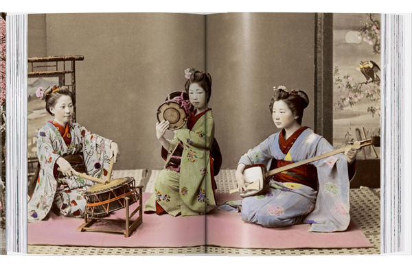 Japan 1900. A Portrait in Color