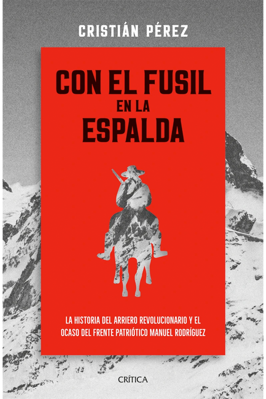 Con el fusil en la espalda